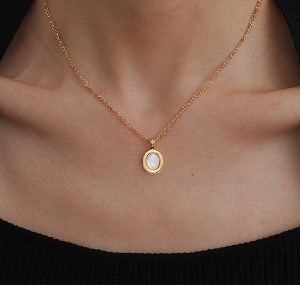 18K Gold Plated Shell Glow Necklace